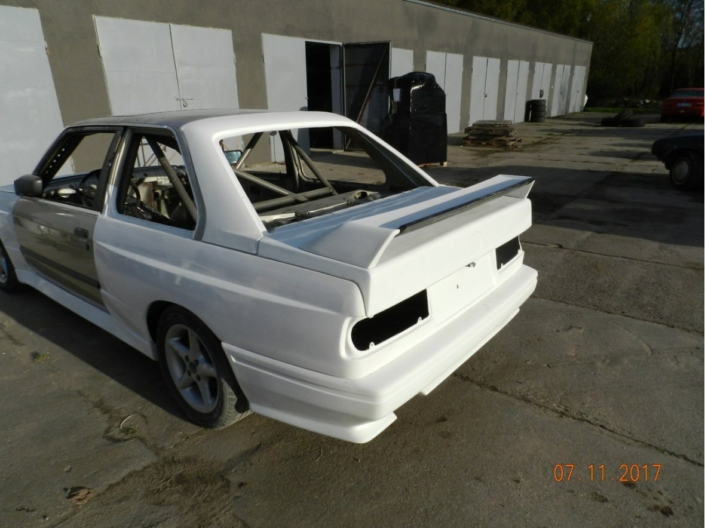 BMW E30 M3 Replica Polyester Kofferdeksel - Afbeelding 4